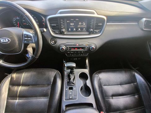 Used 2019 Kia Sorento EX FWD image 21