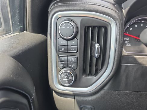 Used 2021 Chevrolet Silverado 1500 LT Trail Boss w/ Convenience Package II AWD/4WD image 21