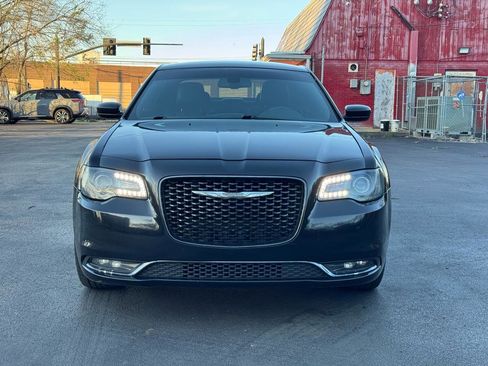 Used 2019 Chrysler 300 S image 3