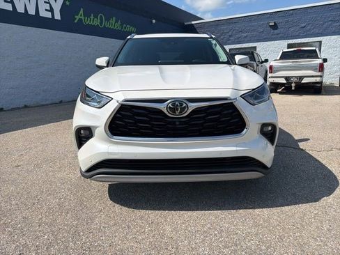 Used 2021 Toyota Highlander Platinum AWD/4WD image 8