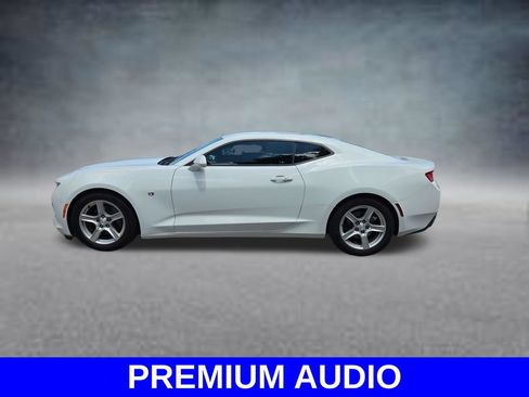 Used 2018 Chevrolet Camaro LT RWD image 8