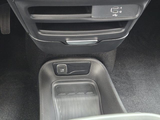 New 2027 Chrysler Pacifica Select FWD image 15