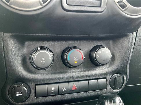 Used 2013 Jeep Wrangler Sport image 32