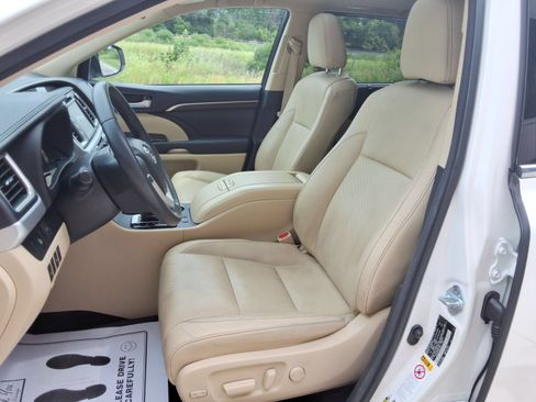 Used 2016 Toyota Highlander Limited AWD/4WD image 31