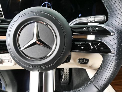 Used 2025 Mercedes-Benz GLS 450 4MATIC image 12