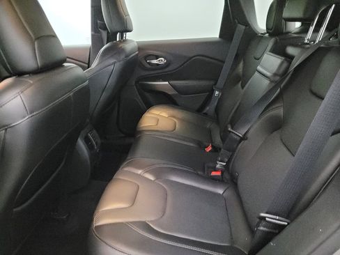 Used 2019 Jeep Cherokee Limited w/ Technology Group AWD/4WD image 18