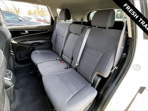 Used 2019 Kia Sorento S image 21
