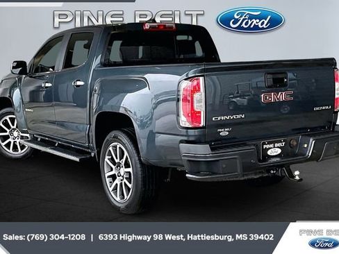 Used 2020 GMC Canyon Denali image 2