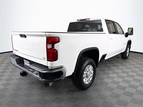 Used 2024 Chevrolet Silverado 2500 LT AWD/4WD image 7