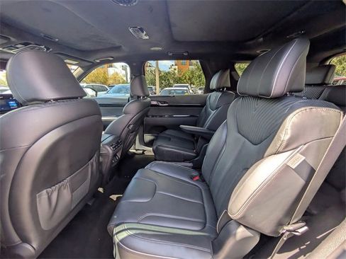 Used 2024 Hyundai Palisade Calligraphy image 11