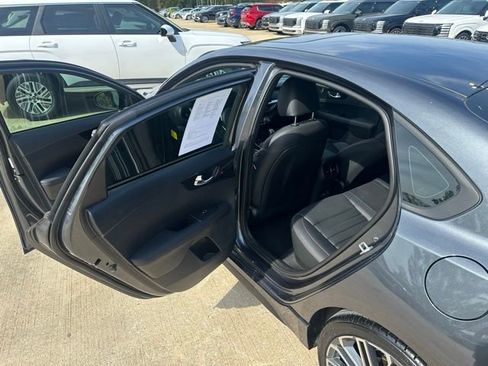 Used 2022 Kia Forte GT FWD image 11