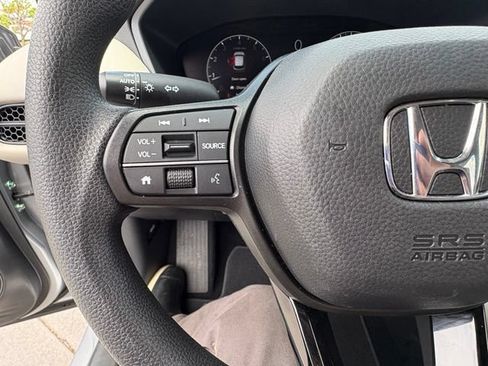 Used 2025 Honda HR-V LX image 14
