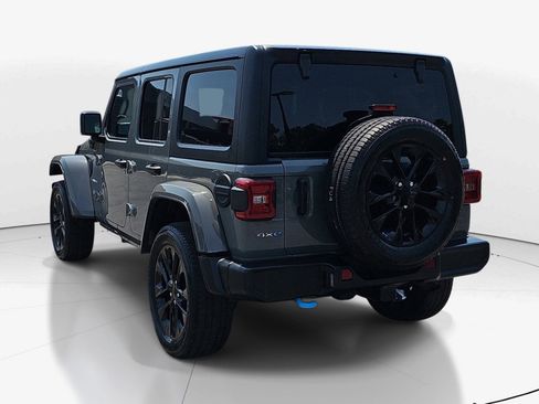 Used 2023 Jeep Wrangler Unlimited Sahara AWD/4WD image 5
