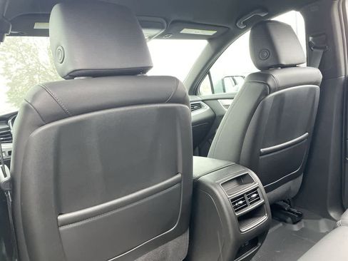 Certified 2024 Cadillac XT5 Luxury w/ LPO, Floor Liner Package image 19