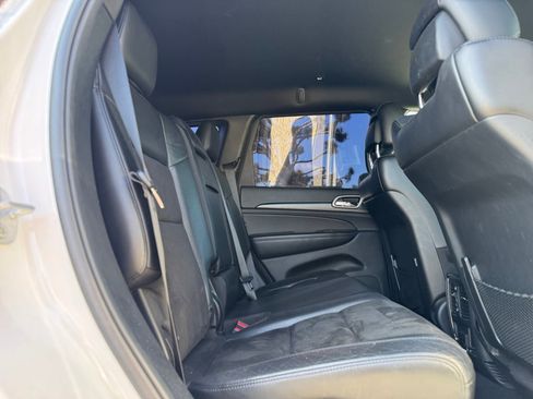 Used 2020 Jeep Grand Cherokee Altitude image 18