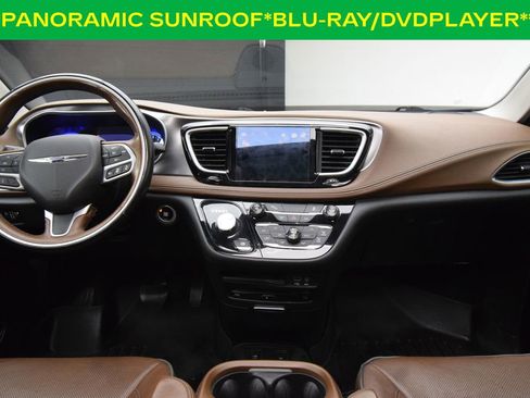 Used 2017 Chrysler Pacifica Limited FWD image 4