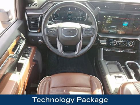 Used 2025 GMC Sierra 2500 Denali Ultimate w/ Max Trailering Package AWD/4WD image 3
