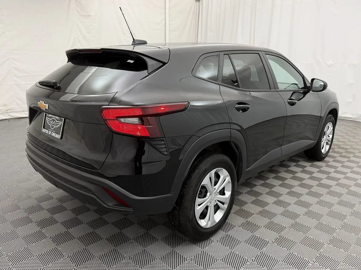 Used 2024 Chevrolet Trax LS FWD image 5