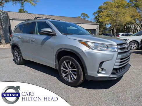 Used 2018 Toyota Highlander XLE image 1