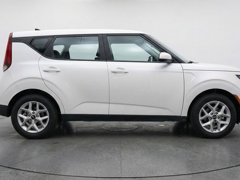 Used 2025 Kia Soul LX w/ LX Technology Package image 11