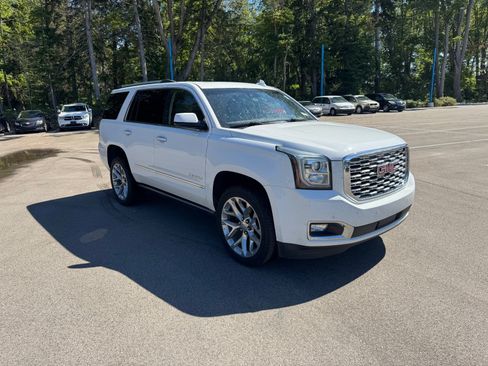 Used 2020 GMC Yukon Denali w/ Denali Ultimate Package AWD/4WD image 3