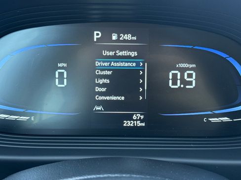 Used 2025 Hyundai Venue SEL FWD image 24