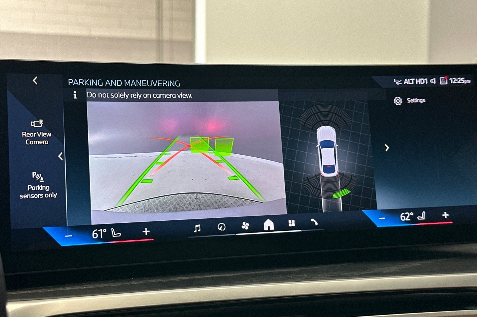 Used 2024 BMW i4 eDrive40 w/ Premium Package RWD image 19