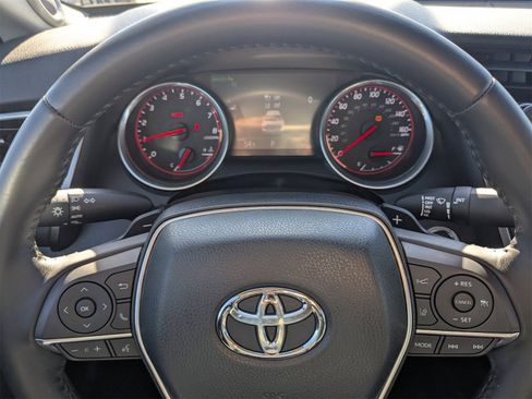 Used 2018 Toyota Camry XSE image 27