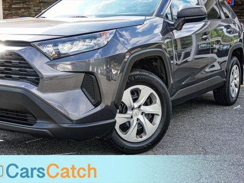 Used 2020 Toyota RAV4 LE FWD image 6