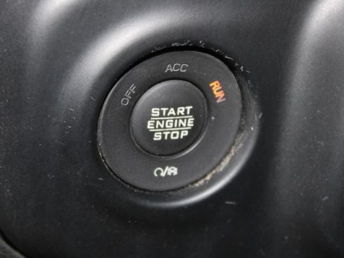 Used 2022 Jeep Gladiator Rubicon w/ Cold Weather Group AWD/4WD image 35