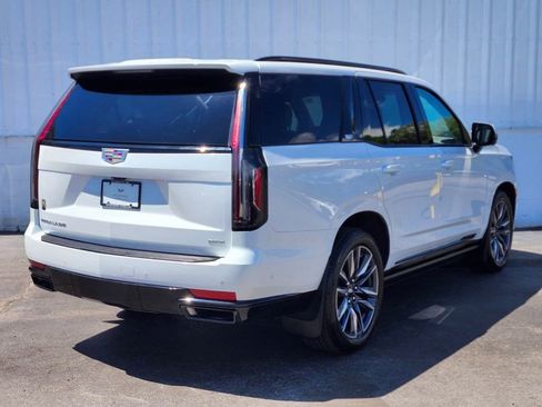 Used 2023 Cadillac Escalade Sport Platinum w/ Heavy-Duty Trailer Package AWD/4WD image 5