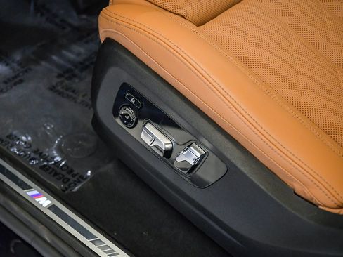 Used 2026 BMW X7 xDrive40i w/ M Sport Package AWD/4WD image 26