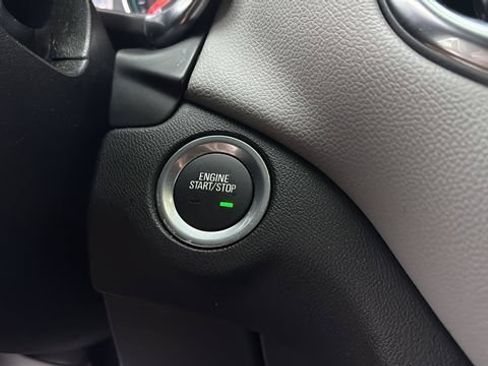 Used 2024 Chevrolet Equinox LS w/ LS Convenience Package FWD image 28