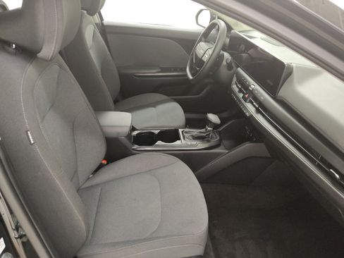 Used 2025 Kia K4 FWD image 21