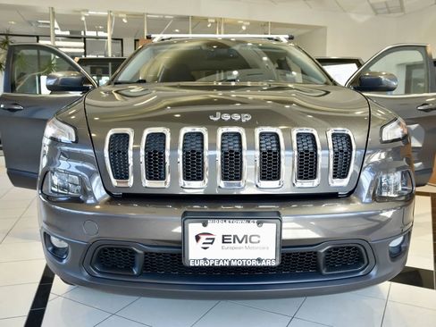 Used 2015 Jeep Cherokee Latitude w/ Comfort/Convenience Group AWD/4WD image 2