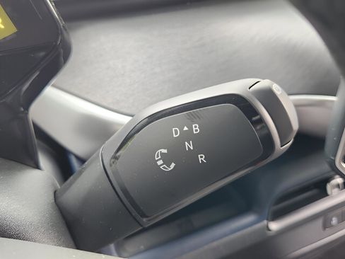 New 2025 Volkswagen ID. Buzz Pro S RWD image 18
