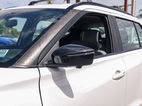 Used 2024 Nissan Kicks SR w/ SR Premium Package FWD image 12