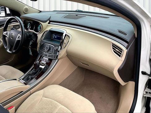 Used 2011 Buick LaCrosse CXL image 24