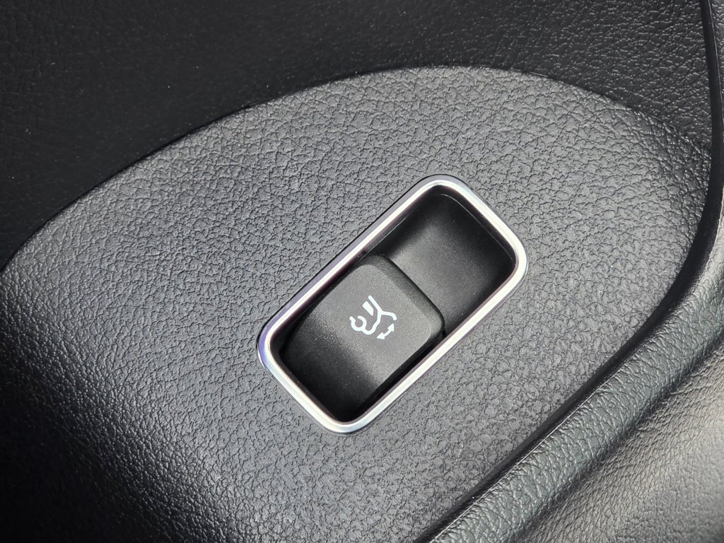 Used 2026 Mercedes-Benz GLS 450 4MATIC image 42