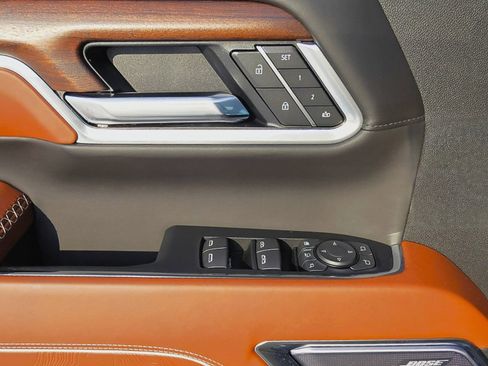 New 2026 GMC Sierra 2500 Denali Ultimate w/ LPO, Black Badging Package image 27