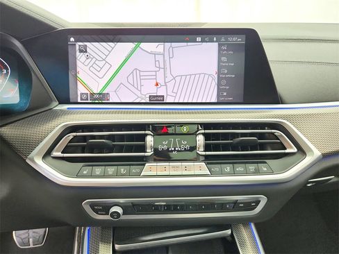 Used 2022 BMW X5 M50i image 18