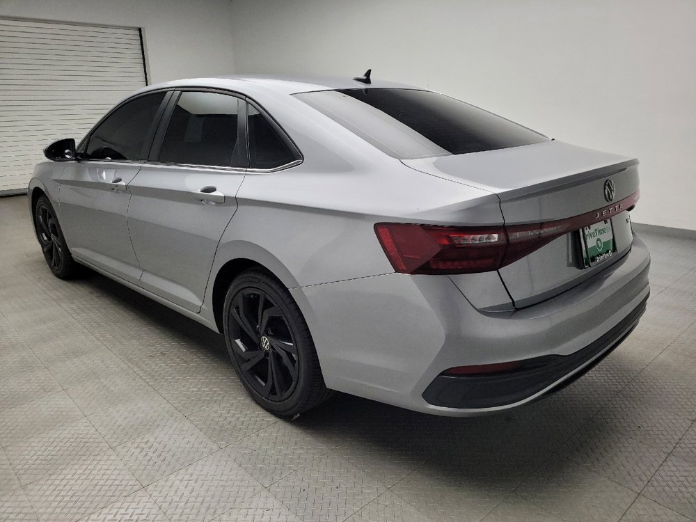Used 2025 Volkswagen Jetta SE FWD image 5