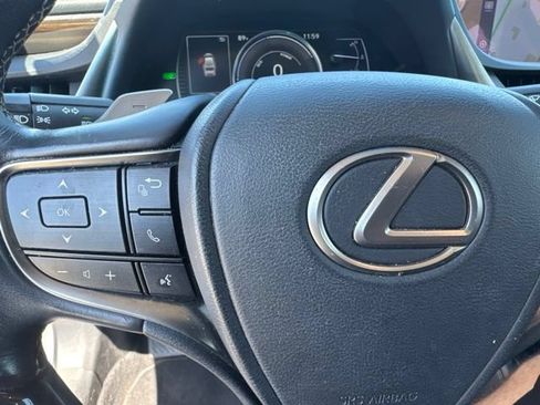 Used 2019 Lexus ES 300h w/ Accessory Package 2 FWD image 18