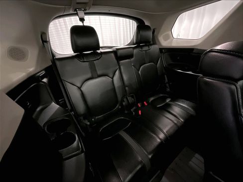 Used 2023 Honda Pilot Touring image 17