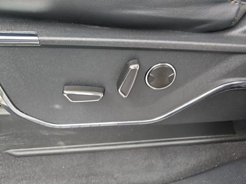 Used 2023 Ford F150 Lightning Lariat image 25