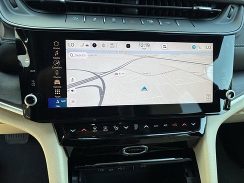 New 2026 Jeep Grand Cherokee L Limited RWD image 17