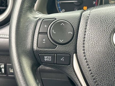 Used 2018 Toyota RAV4 XLE image 17