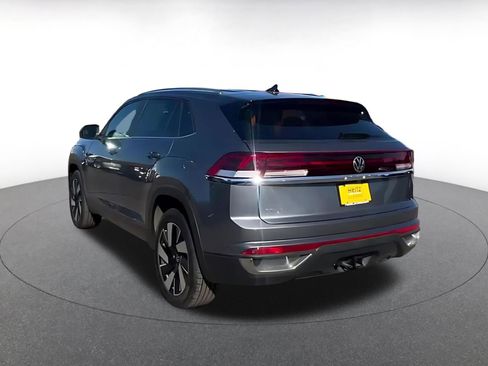 Used 2025 Volkswagen Atlas Cross Sport SE FWD image 10