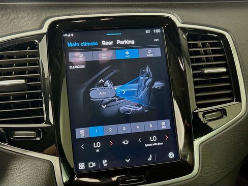 Used 2024 Volvo XC90 B6 Plus image 19