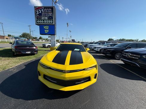 Used 2018 Chevrolet Camaro LT w/ RS Package RWD image 9